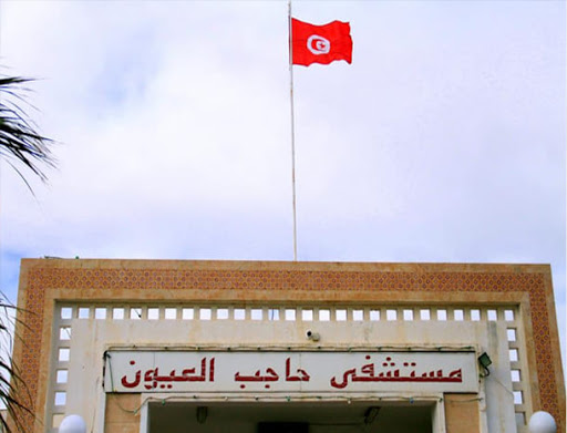 حاجب العيون: غلق قاعات الرياضة ومحلات الحلاقة ومنع الكراسي بالمقاهي والمطاعم